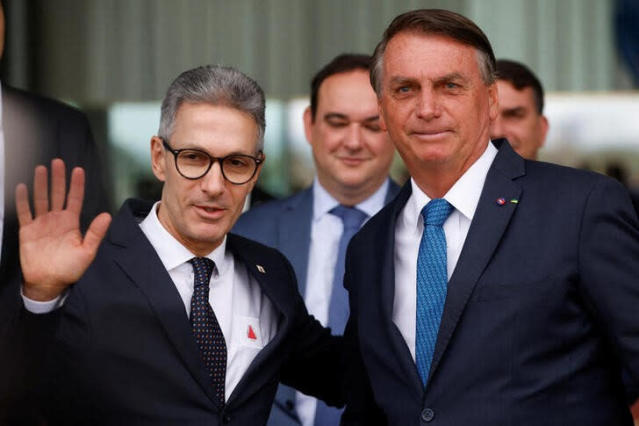 El gobernador de Minas Gerais, Romeu Zema, con Bolsonaro durante el anuncio del apoyo al presidente en segunda vuelta.