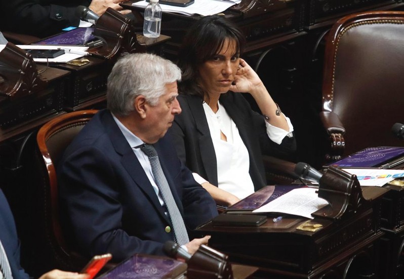 Carlos Gutiérrez y Natalia De la Sota.