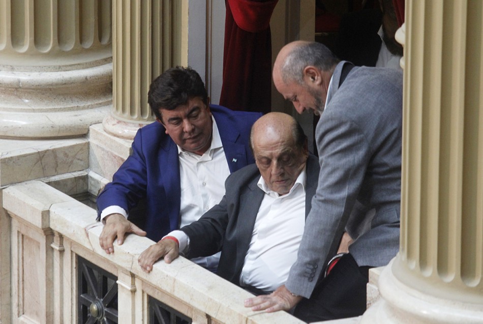 Espinoza junto a Mussi y Secco en la apertura de la Asamblea Legislativa.
