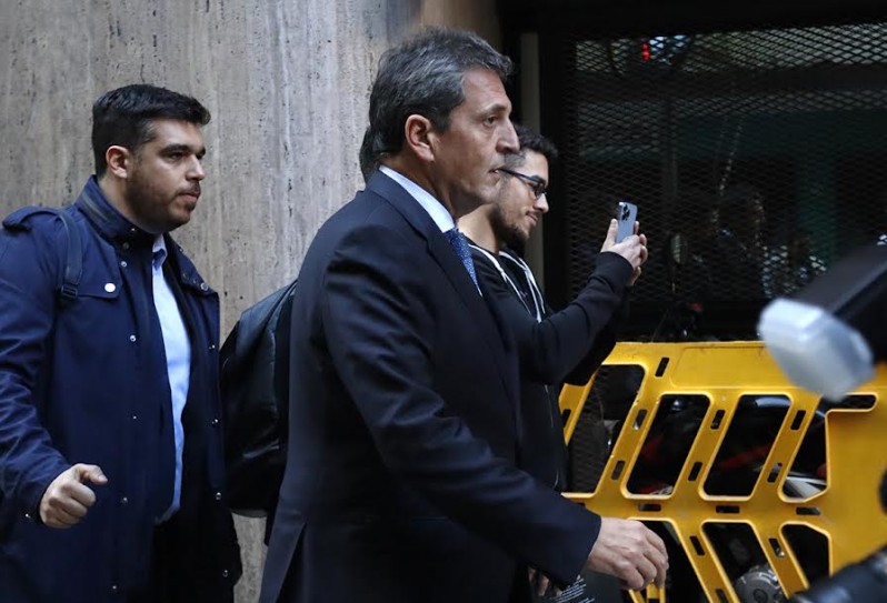 Milei le pidió al FMI que le liberen los fondos a Massa: "Mejor si entregan el país más estabilizado cuando seamos Gobierno"