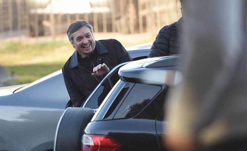 Máximo Kirchner deja correr su candidatura a gobernador, pero en el peronismo creen que es para negociar