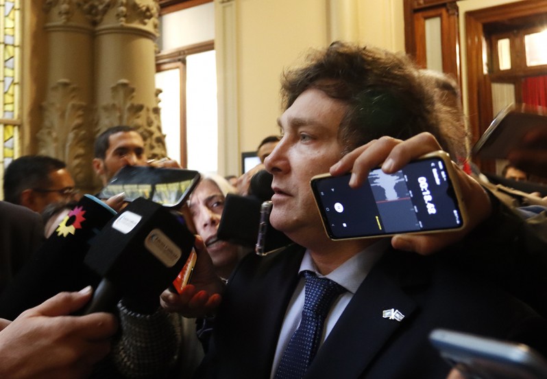 Se partió el bloque de legisladores de Milei en rechazo al acuerdo con Macri: "son parte del fracaso" 