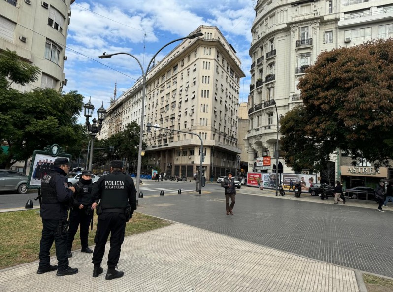 Jorge Macri quiere a los policías de negro por cree que el celeste y el bordó no generan respeto