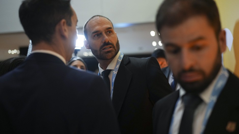 La Corte brasileña escala la guerra con Bolsonaro y pide detener a su hijo Eduardo