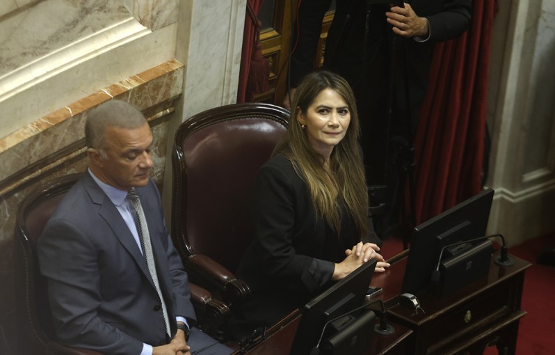 Arce y Rojas Decut.