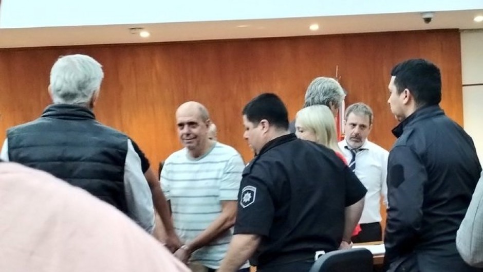 El ex presidente de Vicentín, Omar Scarcel, esposado en la audiencia.