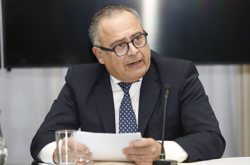 Carlos Cherniak.
