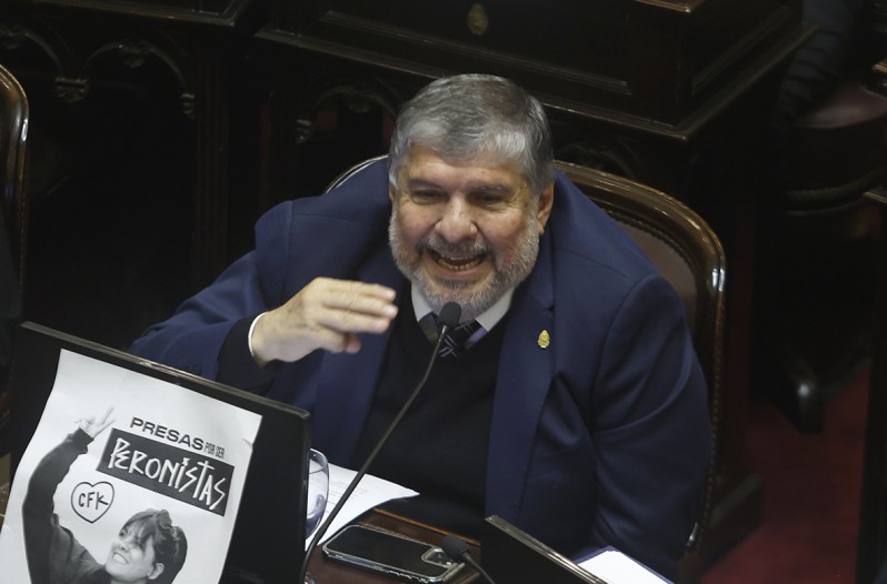 Intenso lobby de Dreyfus para evitar que el Congreso voltee el decreto que desreguló la Marina Mercante