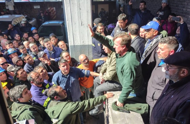 Paro en 50 contratistas de Ternium y en la UOM acusan a Rocca de jugar al desgaste