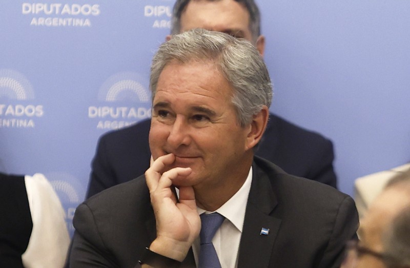 Milei se apresuró a nombrar a Quirno para no darle Cancillería a Macri y ahora duda de abrir el gobierno
