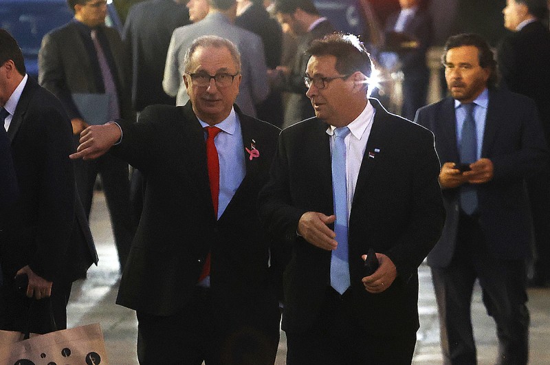 El gobernador Passalacqua se perfila como opositor a Milei y manda a los senadores a votar en contra la ley de tierras