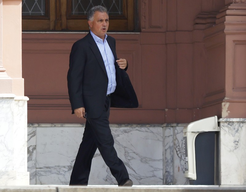 Pareja se corre y reconoce que Santilli es el mejor candidato a gobernador
