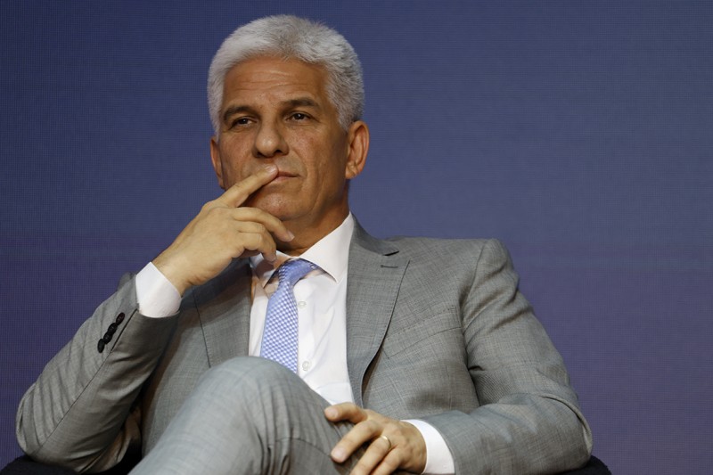Acusan al gobernador Poggi de enriquecimiento ilícito por la compra masiva de inmuebles