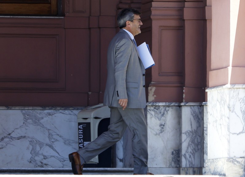 El gobierno impulsa un fondo para financiar despidos con aportes que antes iban a las jubilaciones El gobierno impulsa un fondo para financiar despidos con aportes que antes iban a las jubilaciones