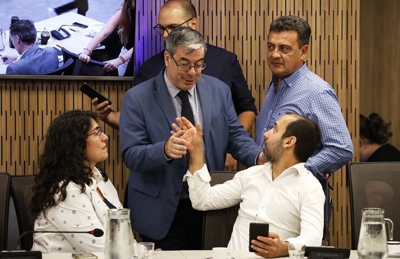 El gobierno consiguió el dictamen del Presupuesto con el apoyo de Jaldo, Jalil y Passalacqua El gobierno consiguió el dictamen del Presupuesto con el apoyo de Jaldo, Jalil y Passalacqua