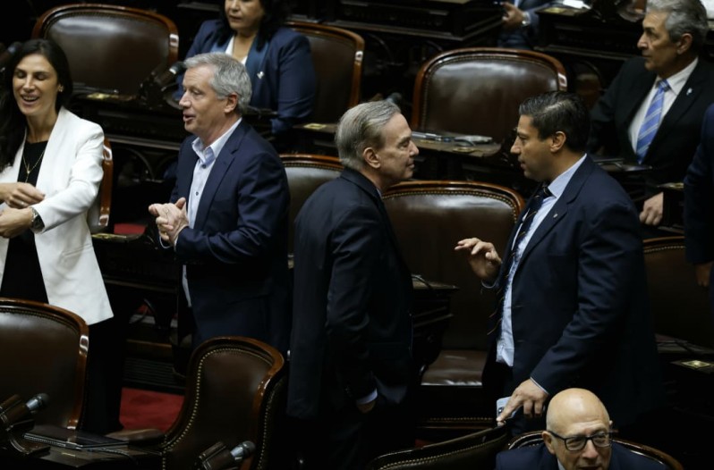 Tensión en Provincias Unidas: Valdés y Vidal se bajaron del bloque