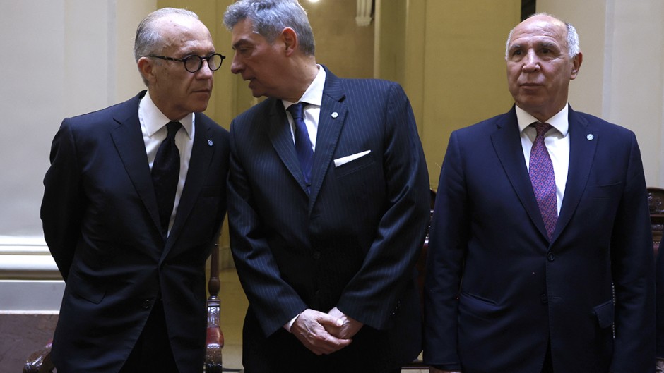 Interna en la Corte: Rosatti y Lorenzetti repusieron la cautelar por la ley de tierras pese al rechazo de Rosenkrantz