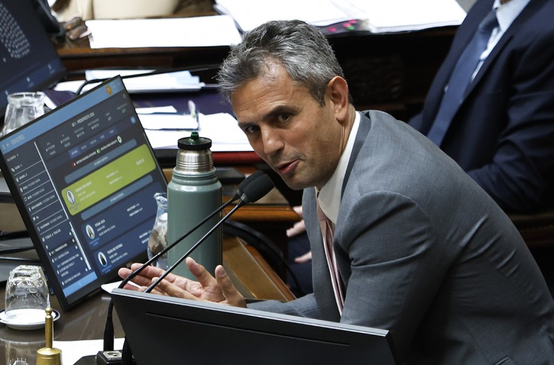 El PRO prepara una denuncia contra Menem y advierte que no ayuda más con el quórum El PRO prepara una denuncia contra Menem y advierte que no ayuda más con el quórum