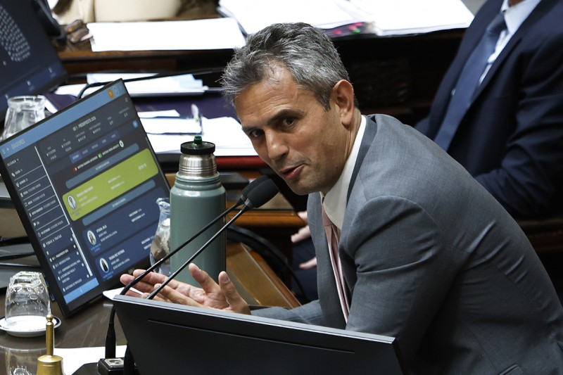 Escándalo en Diputados: Menem acordó con el kirchnerismo los lugares en la AGN y detonó la relación con el PRO Escándalo en Diputados: Menem acordó con el kirchnerismo los lugares en la AGN y detonó la relación con el PRO