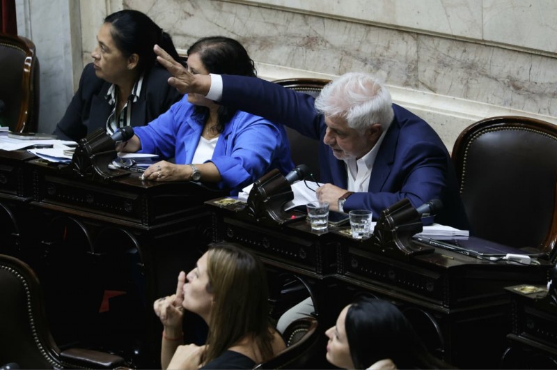Cristina le da a Urtubey el PJ de Salta y buscan echar a los diputados de Sáenz que apoyan a Milei