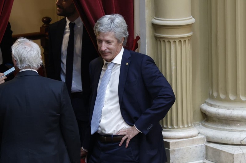 Las reservas superaron los USD 50.000 millones por la suba del oro, pero el Central bajó fuerte la compra de divisas