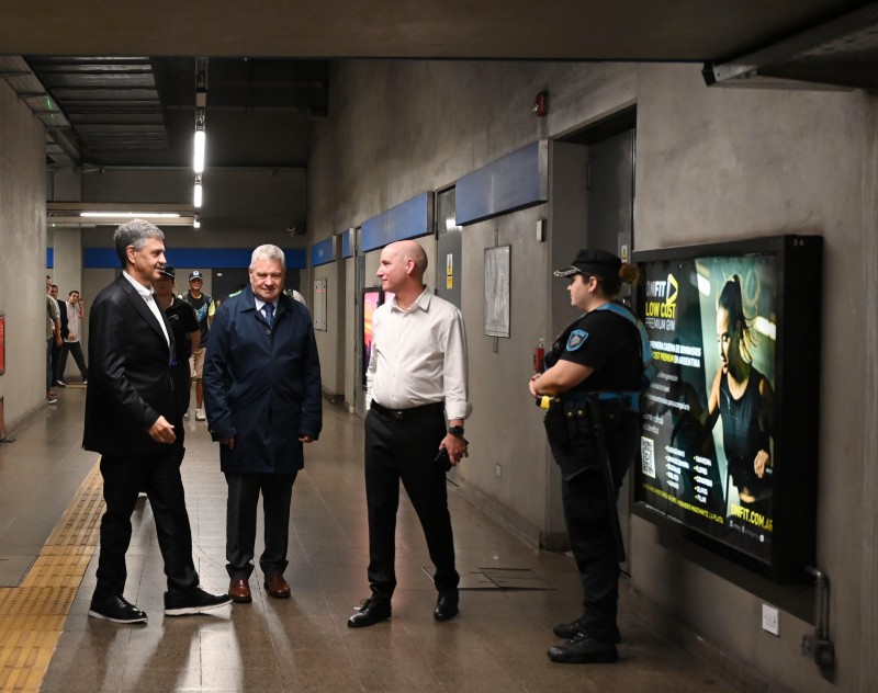 Fuerte operativo de saturación en el subte