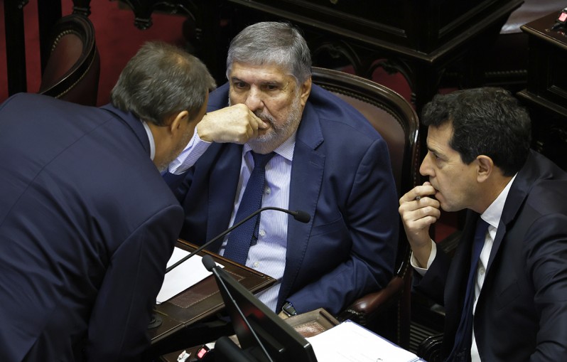 Los senadores peronistas, Soria, Mayans y Wado de Pedro.