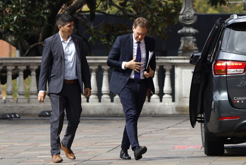 Adorni canceló su agenda y crecen las versiones sobre una salida inminente