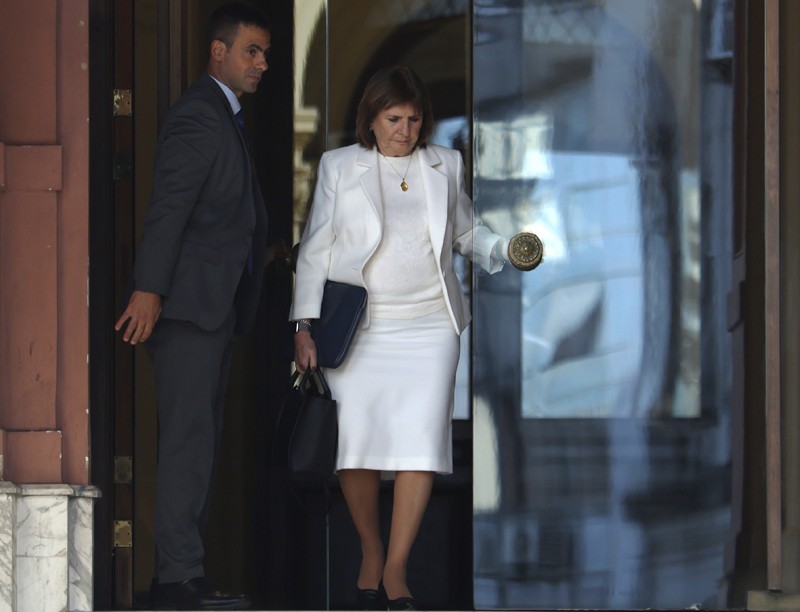 Patricia aprovecha la torpeza de Karina con los pliegos de jueces para plantar un desafío directo a Milei