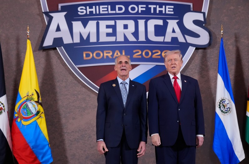 Nasry "Papi de la Orden" Asfura junto a Trump