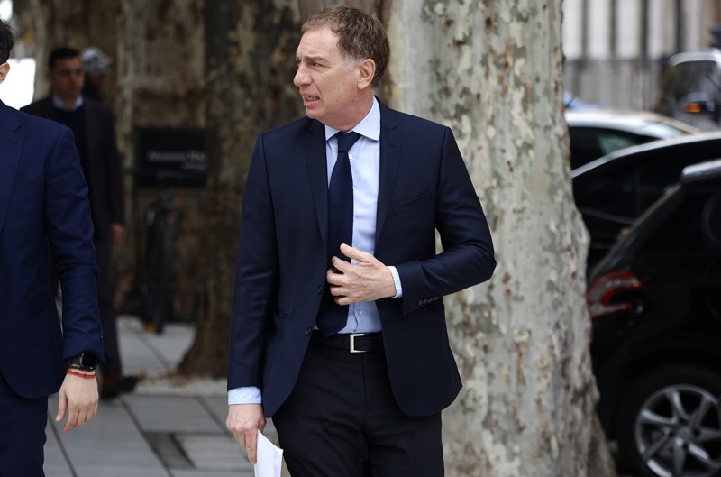 Crecen las versiones en la Rosada de Santilli candidato en Capital