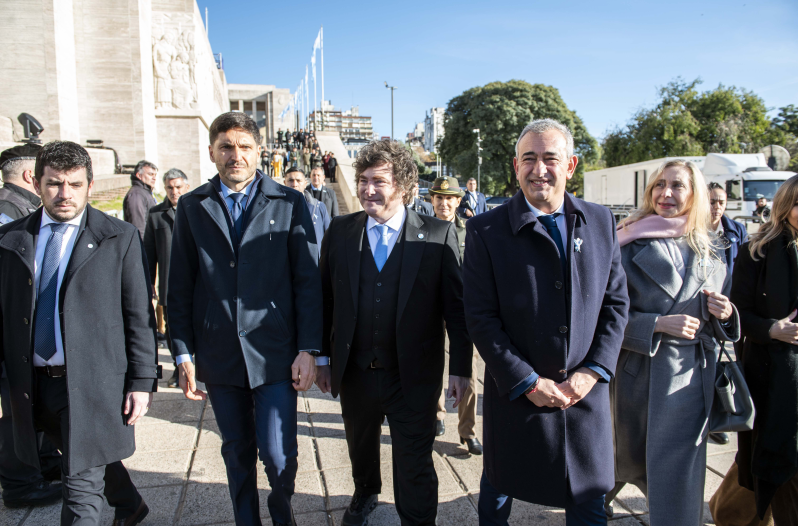 Pullaro le dijo a Milei que en Santa Fe las obras se hacen