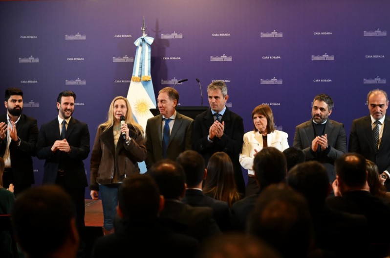 Karina Milei, junto a Santilli, Devitt, Menem y Bullrich.