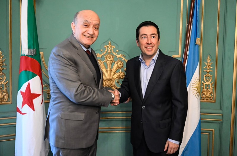 Nardini se reunió con el embajador de Argelia