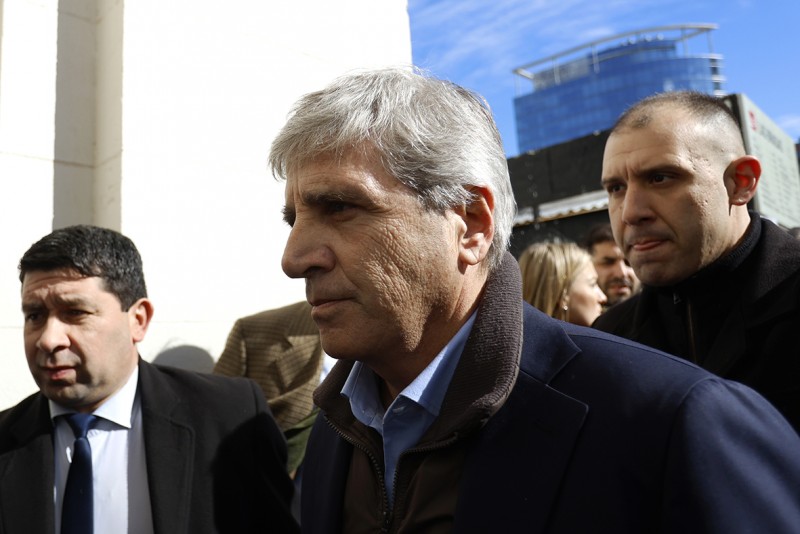 Caputo descartó una ayuda a quienes se endeudaron para comprar alimentos: "Que se hagan cargo de sus decisiones"