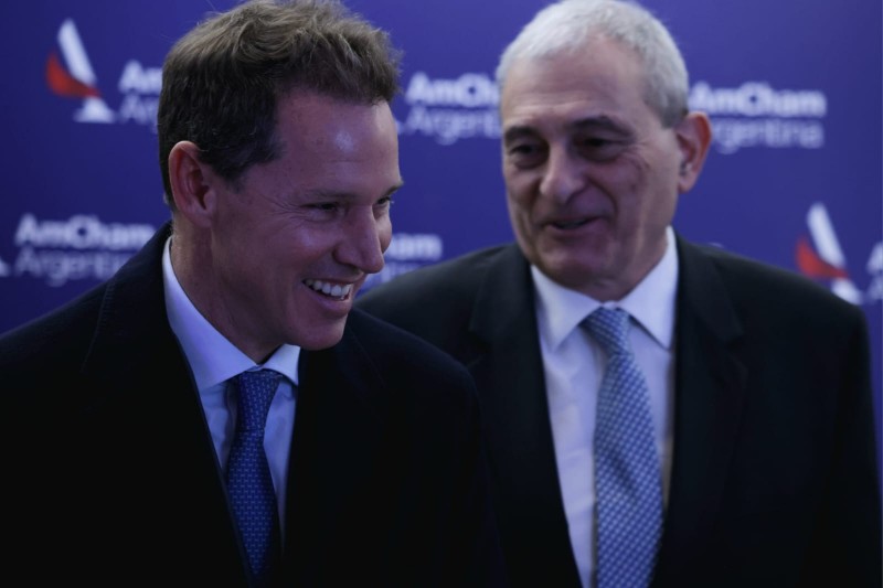 Brito se mostró como candidato en Amcham y pidió que el crecimiento llegue a los sectores perdedores