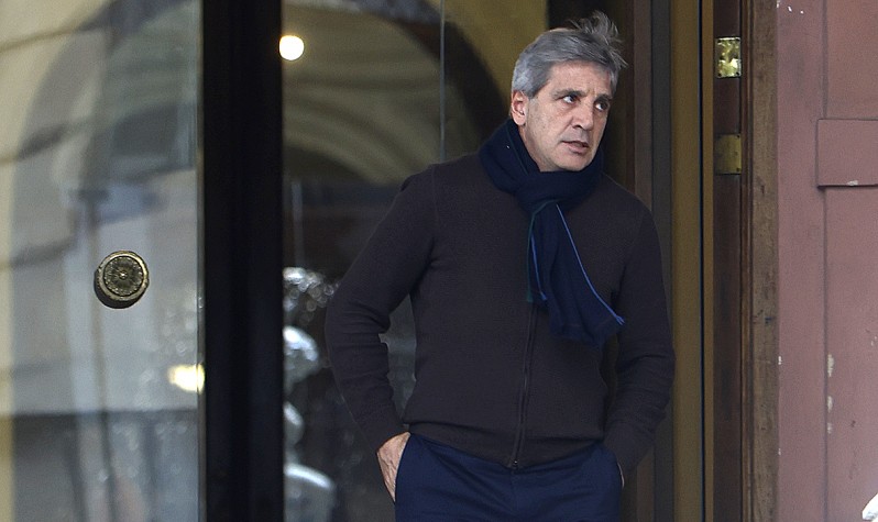 Toto Caputo salió confundido de la reunión de la mesa política.