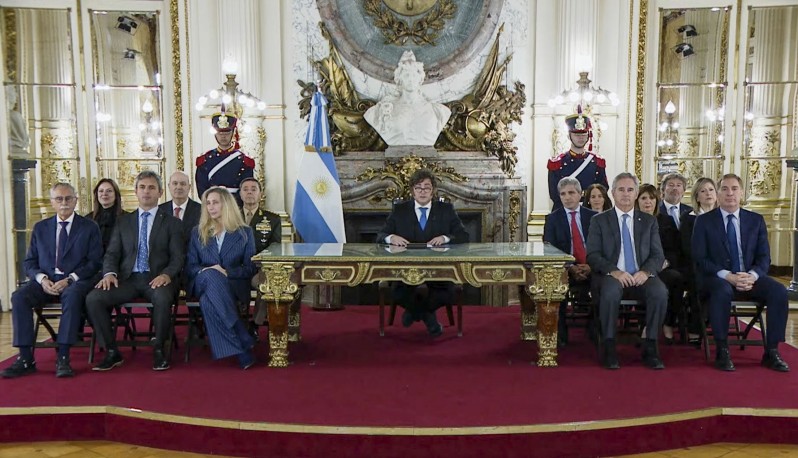 La ley de sanciones por Malvinas habilita el derribo de aviones y el hundimiento de buques