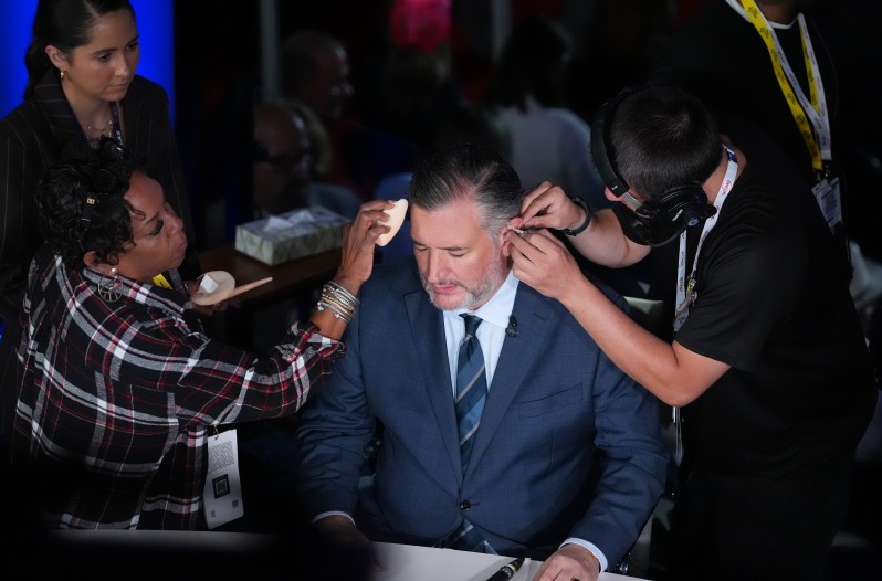 El senador republicano Ted Cruz, antes de hablar en la Convención Republicana de Dallas.