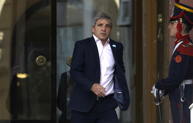 Milei tuvo que negar la salida de Toto Caputo: "Tenemos una relación simbiótica"