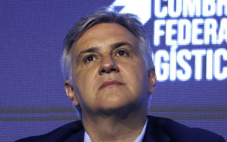 Sorpresivo pacto de Llaryora con Milei: hundió la ley de ayuda a las familias endeudadas Sorpresivo pacto de Llaryora con Milei: hundió la ley de ayuda a las familias endeudadas