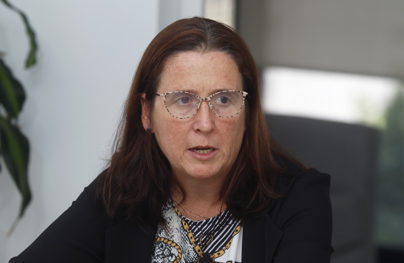 Dal Poggeto detectó un bache de USD 23.000 millones en el plan de Caputo para pagar la deuda